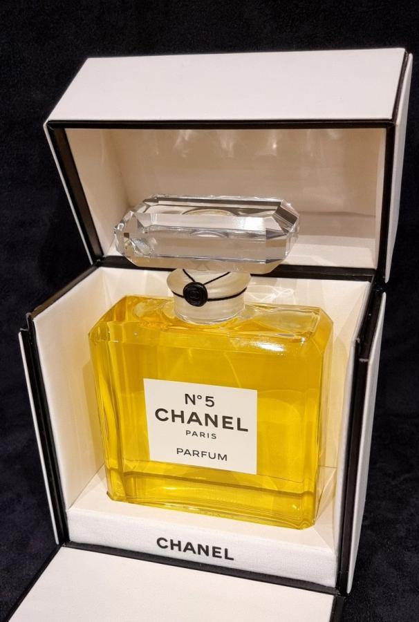 Chanel NÂ°5 Bottle , More Informations...