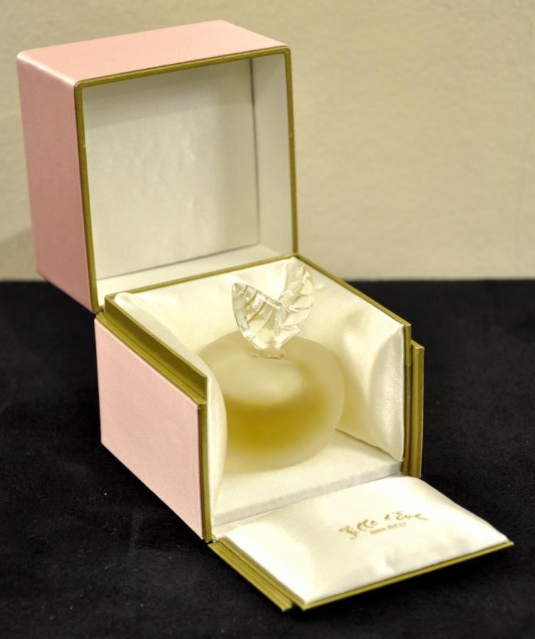 Nina Ricci Lalique Fille D'Eve Perfume  Bottle Circa 1960 , More Informations...