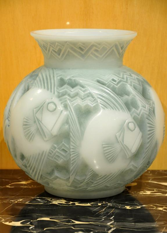 PIERRE D'AVESN OPALESCENT GLASS VASE POISSONS  ART DECO 1930, More Informations...