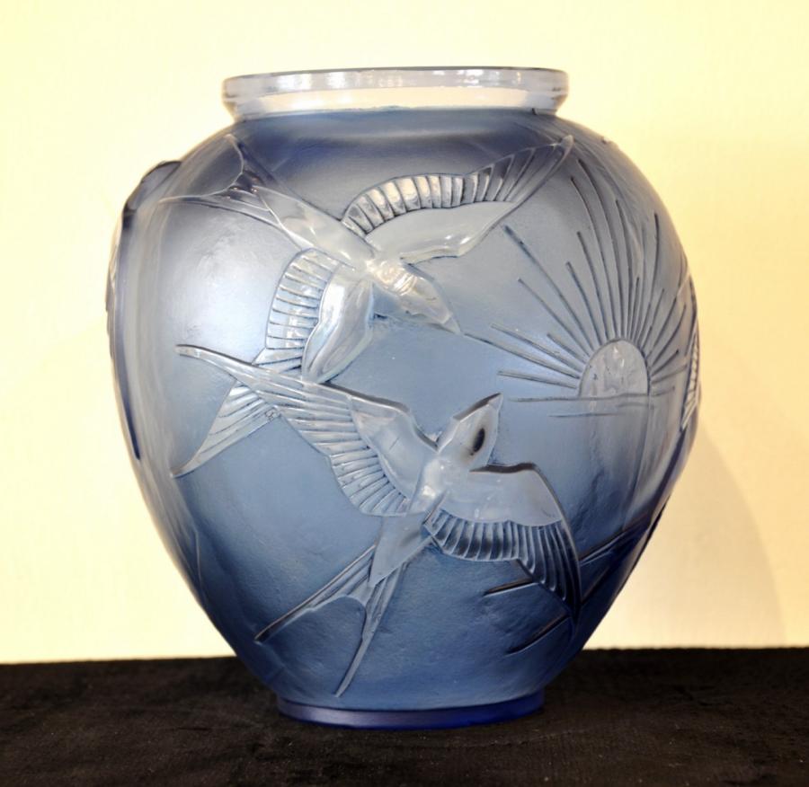 Sabino Vase Swallows In Blue Glass Art Deco 1925 , More Informations...
