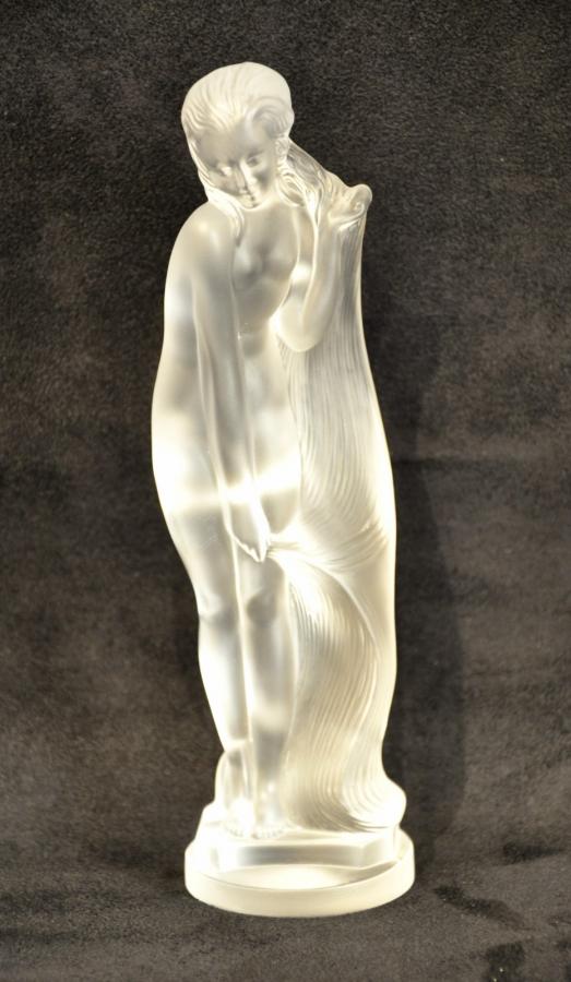 SÃ¨vres Crystal Statuette Woman Draped Circa 1980, More Informations...