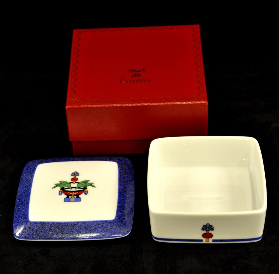 Cartier The Must Box Porcelain Jewelry, More Informations...