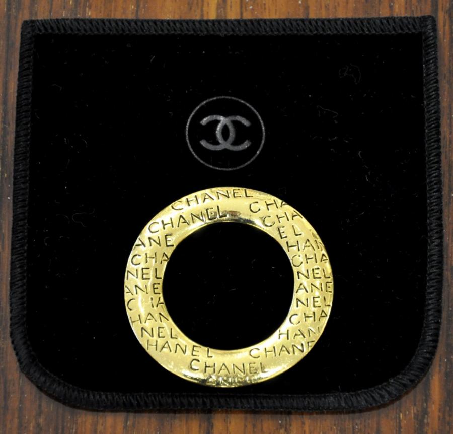 CHANEL Scarf Ring gilded metal , More Informations...