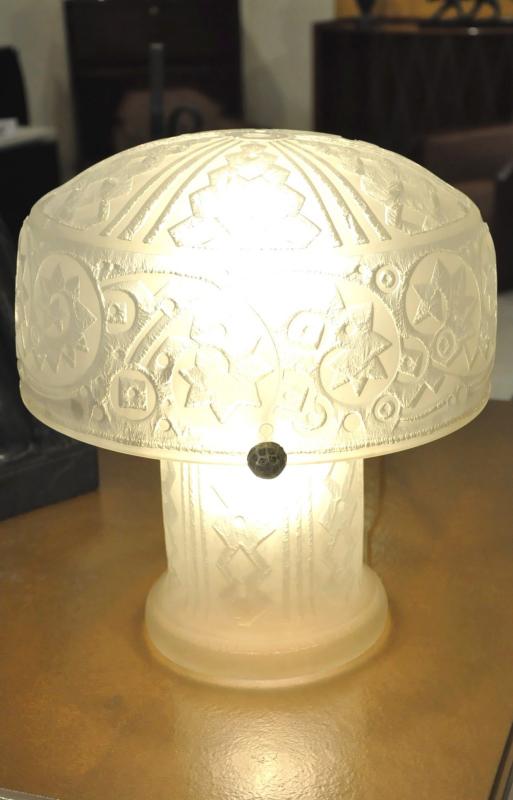 DAUM NANCY FRANCE LAMPE ART DECO  1925-1930, Plus d'infos...