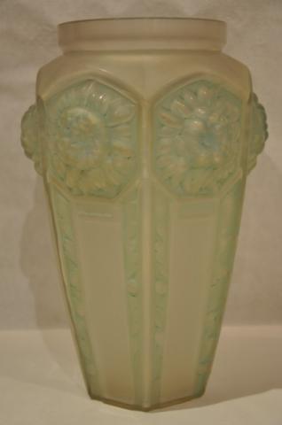 ETLING ChrysanthÃ¨mes  glass vase, More Informations...