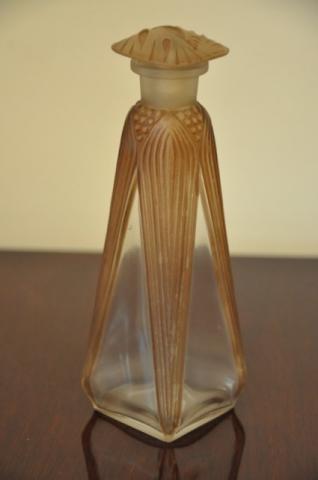 JULIEN VIARD PERFUME BOTTLE  ART DECO period brown patinated, More Informations...