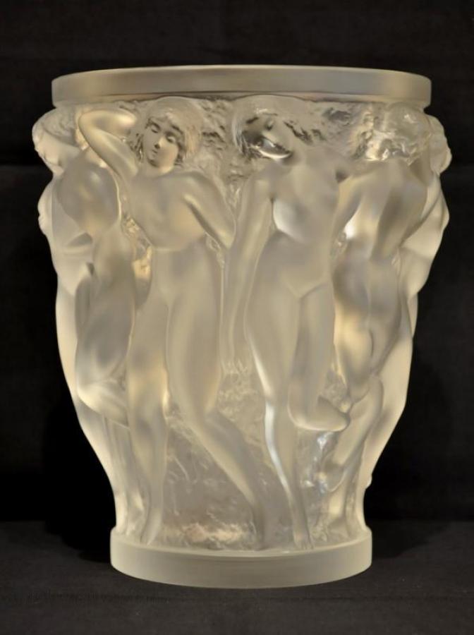 LALIQUE FRANCE CRYSTAL VASE BACCHANTES CRYSTAL CIRCA 1970, More Informations...