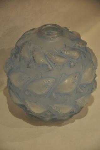 R . LALIQUE CAMARET blue stained glass vase , More Informations...