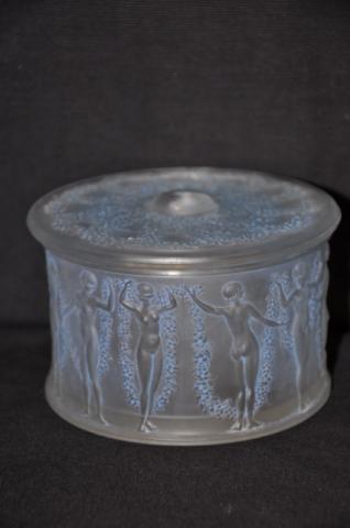 RenÃ© LALIQUE  blue patinated glass box, More Informations...