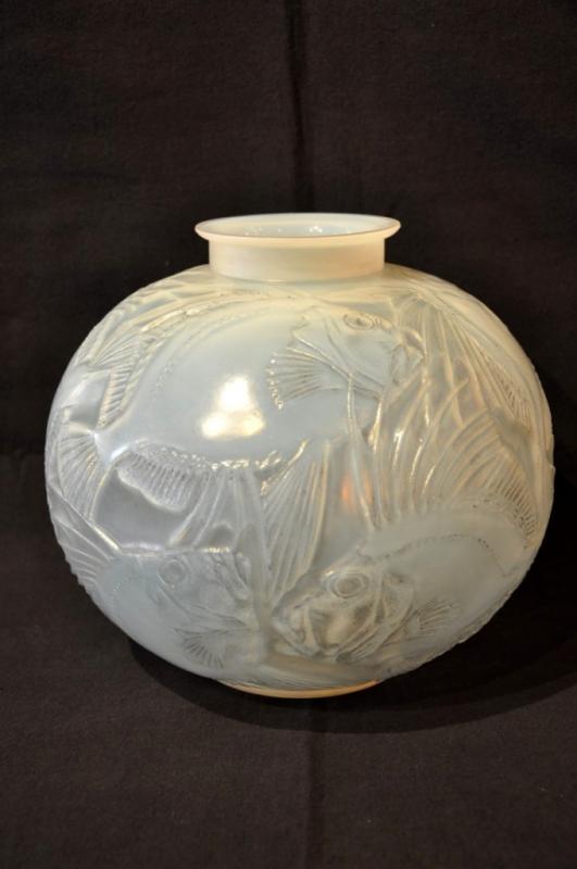 RenÃ© LALIQUE OPALESCENT GLASS VASE POISSONS  1921, More Informations...