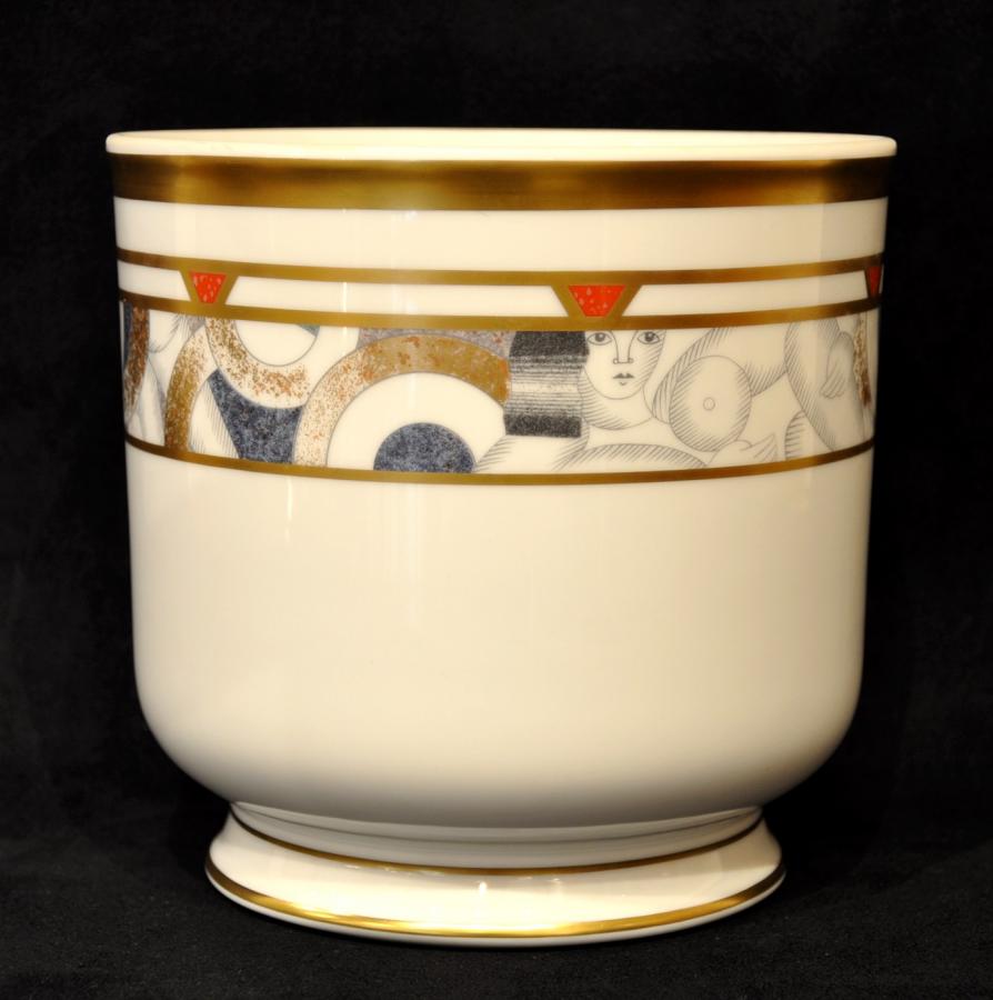 Bernardaud Porcelain Vase Powdered Gold Circa 1970, More Informations...