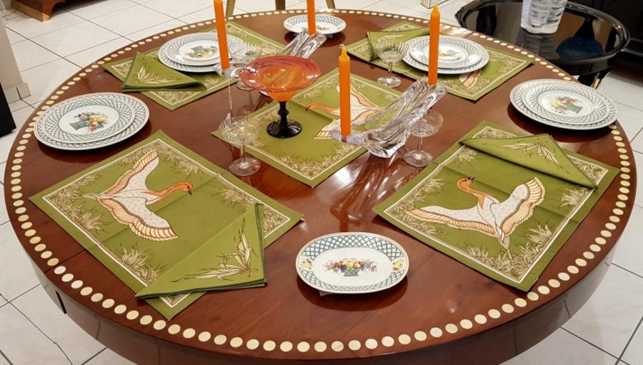 HermÃ¨s PARIS  Rare Set of 12 table sets & 12  table towel model DUCK, More Informations...