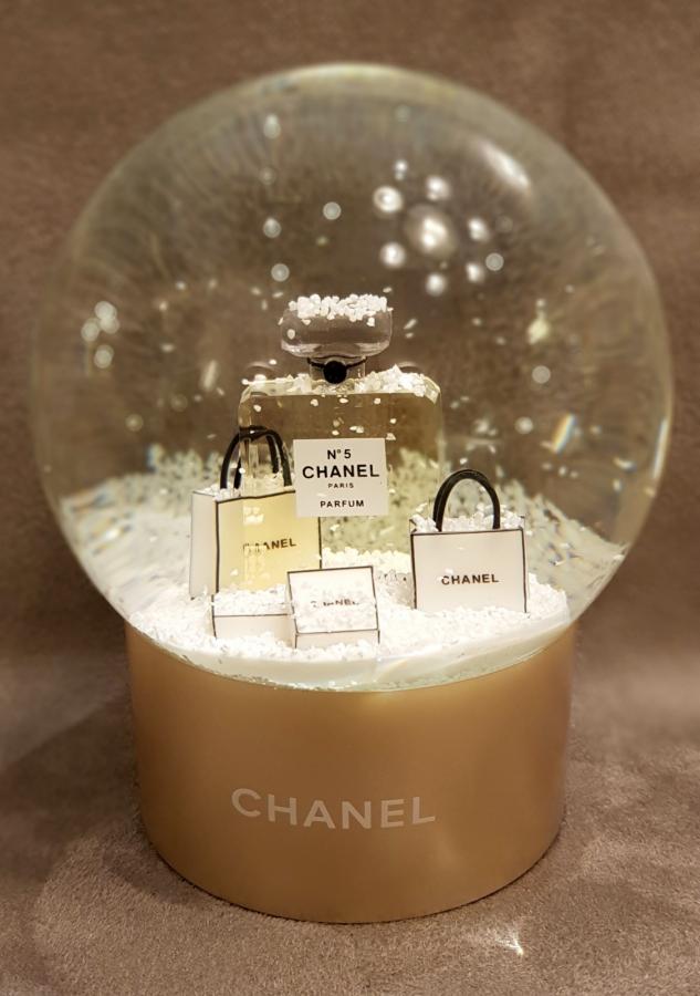 Chanel Boule De Neige NÂ°5 Dans Son Coffret , Plus d'infos...