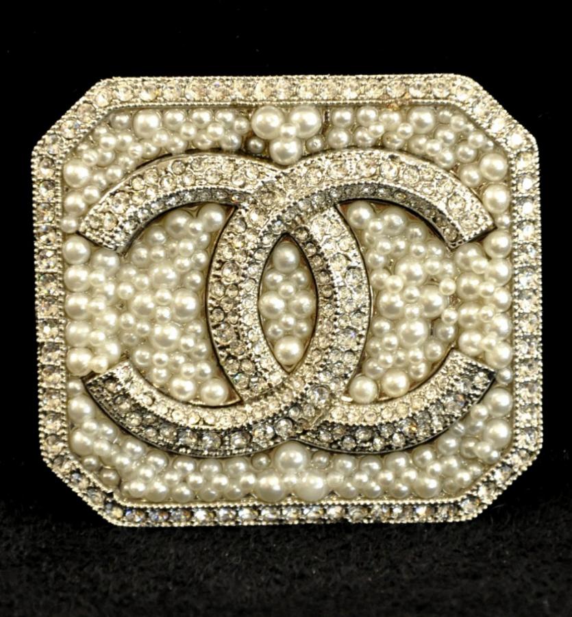 Chanel Broche , Plus d'infos...