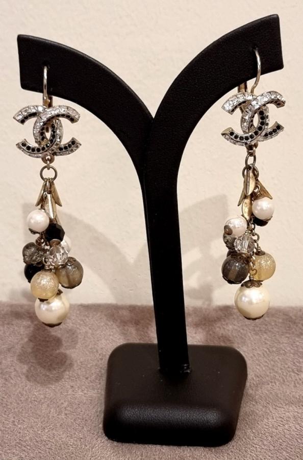 Chanel Paire De Boucles d'Oreilles Perles De Verre Et Cristal , Plus d'infos...