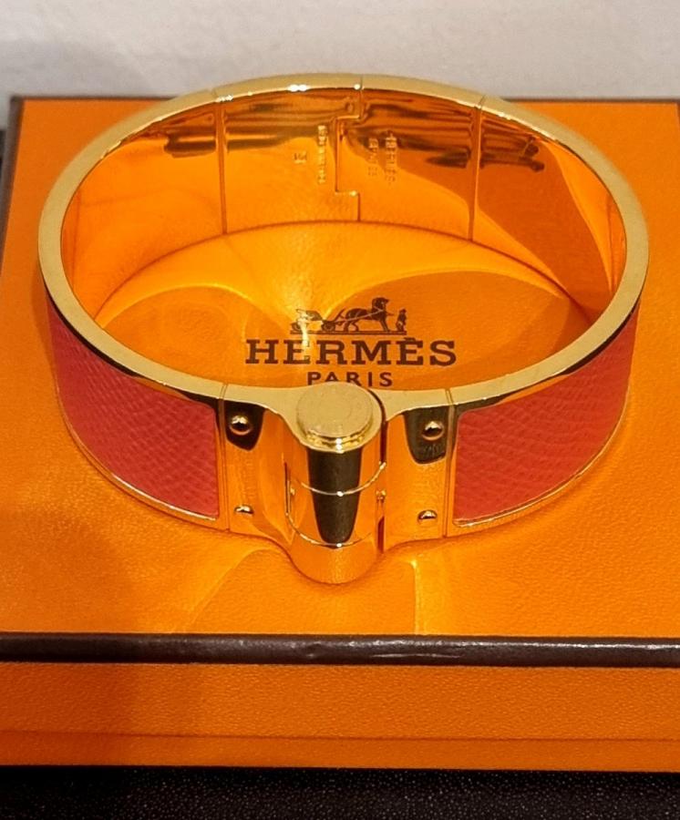 Hermès Bracelet Charnière Plaqué Or Et Cuir Corail , Plus d'infos...