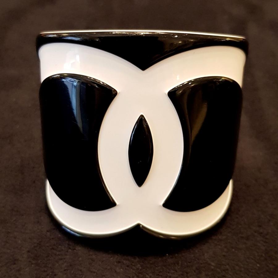 CHANEL CUFF, More Informations...