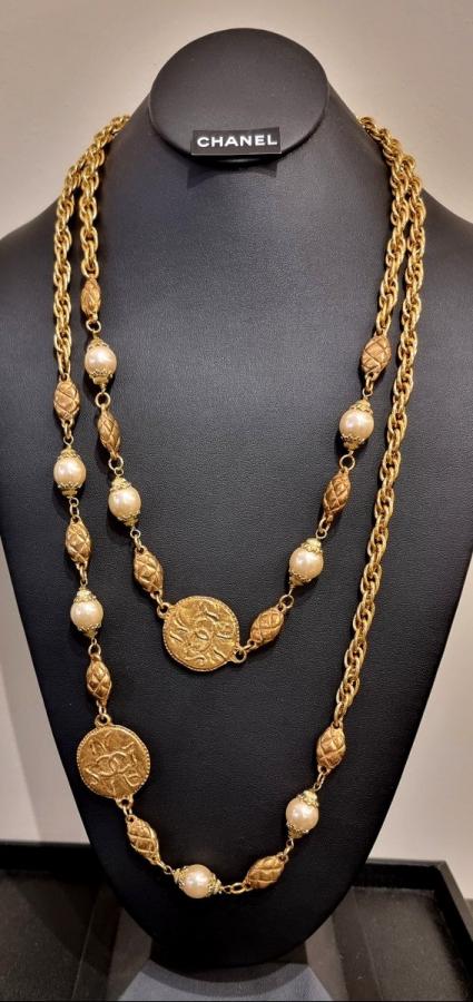 Chanel Gold Plated Long Necklace , More Informations...