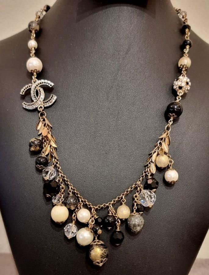 Chanel Necklace Glass Beads And Crystal , More Informations...