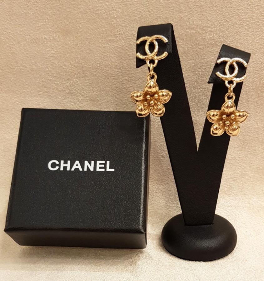 CHANEL PARIS  Pair of  EARRINGS, More Informations...