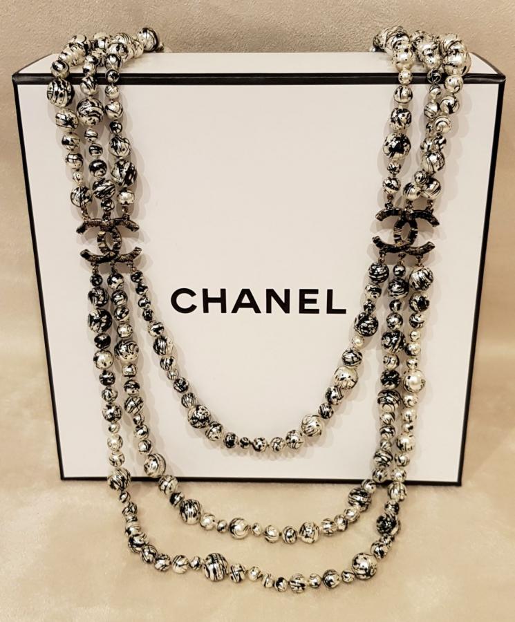 CHANEL triple row long necklace, More Informations...