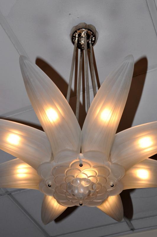 GENET ET MICHON  CHANDELIER BRONZE and GLASS ART DECO 1930, More Informations...