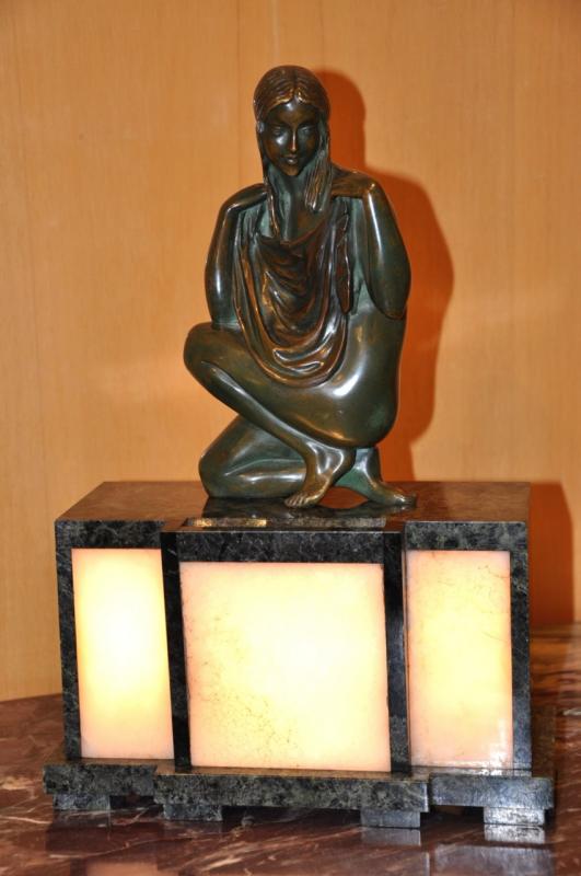 LE FAGUAYS ' MODESTY ' BRONZE  SCULPTURE LAMPE ART DECO 1930, Plus d'infos...