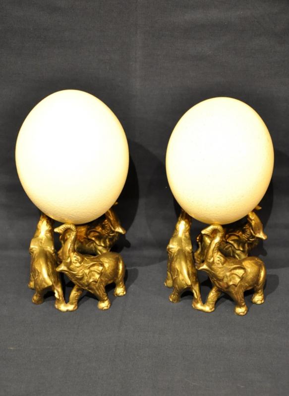 DECORATION OEUFS D'AUTRUCHES PRESENTOIR BRONZE 3 ELEPHANTS CIRCA 1970, Plus d'infos...