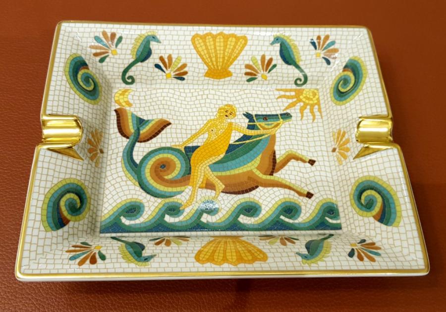 HermÃ¨s Paris   Rare Cendrier vide poches en Porcelaine de Limoges, Plus d'infos...