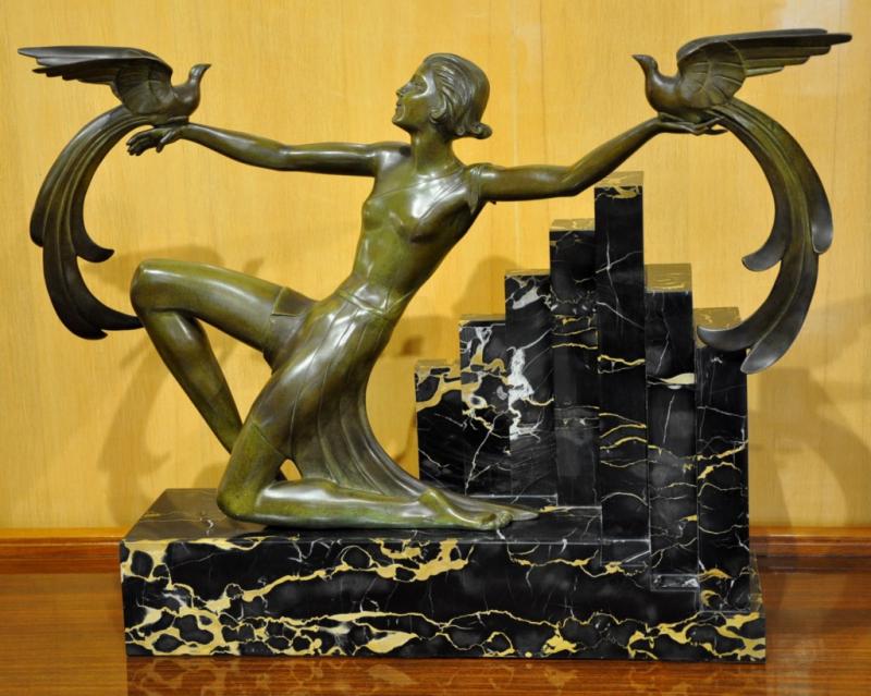 G. DAVERNY SCULPTURE BRONZE  FEMME OISEAUX DU PARADIS ART DECO 1930, Plus d'infos...