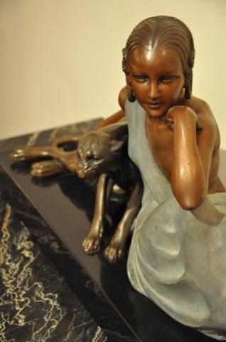 GODARD  SCULPTURE FEMME ET PANTHERE, Plus d'infos...