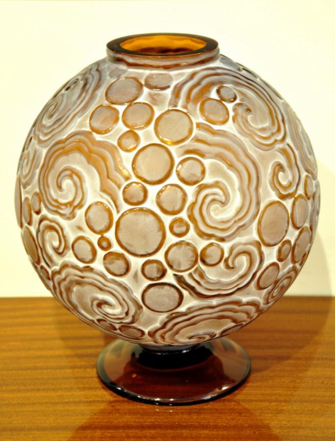 Sabino Vase ModÃ¨le Boule Volutes Couleur AmbrÃ©e PatinÃ© Art DÃ©co 1927 , Plus d'infos...